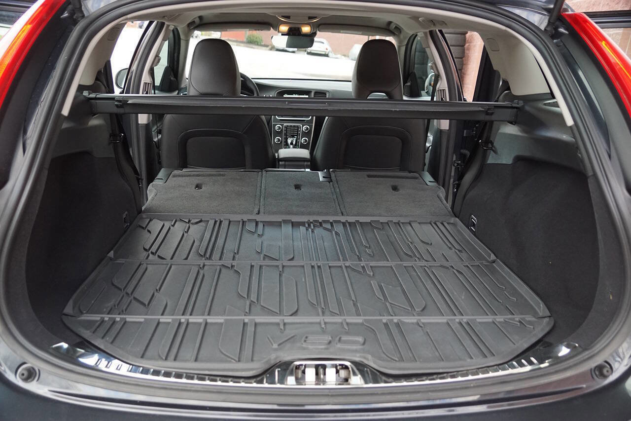 Used 2016 Volvo V60 T5 Premier w/ Convenience Package image 37