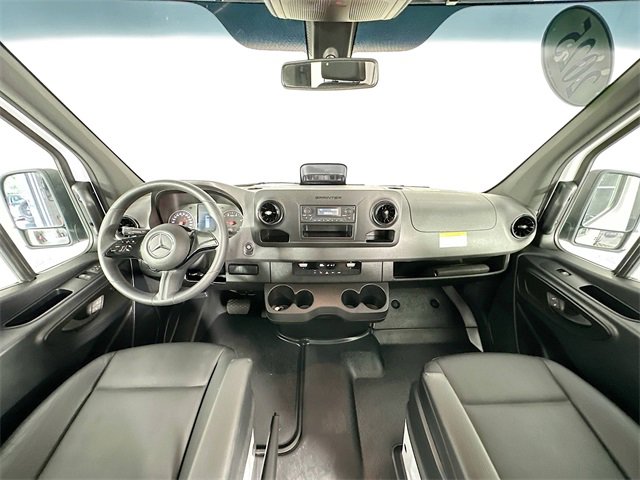 Used 2025 Mercedes-Benz Sprinter 2500 image 3