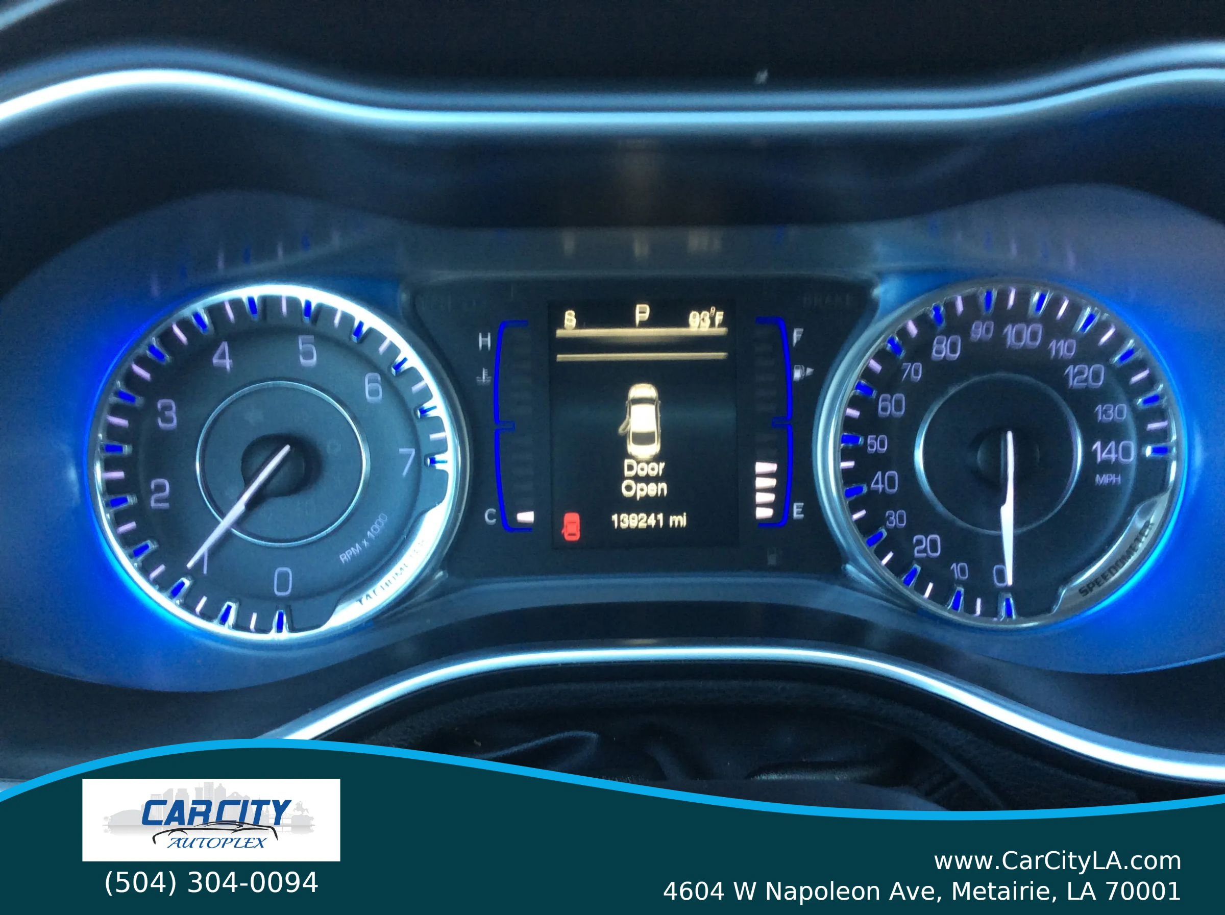 Used 2017 Chrysler 200 Limited Platinum w/ Comfort & Convenience Group image 11