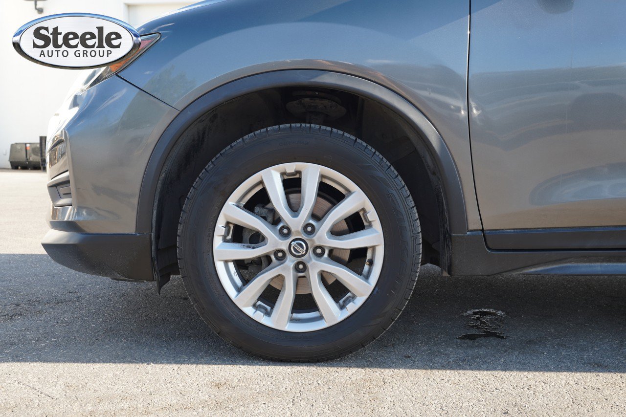 Used 2020 Nissan Rogue SV FWD image 29
