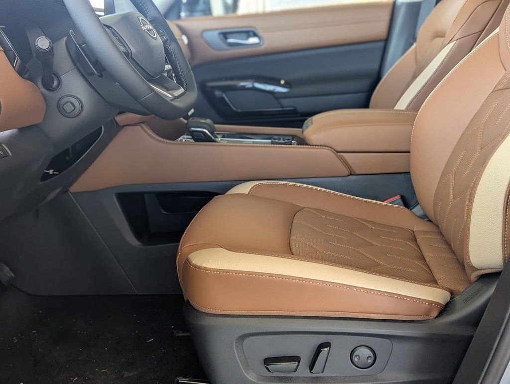 New 2026 Nissan Pathfinder Platinum image 19