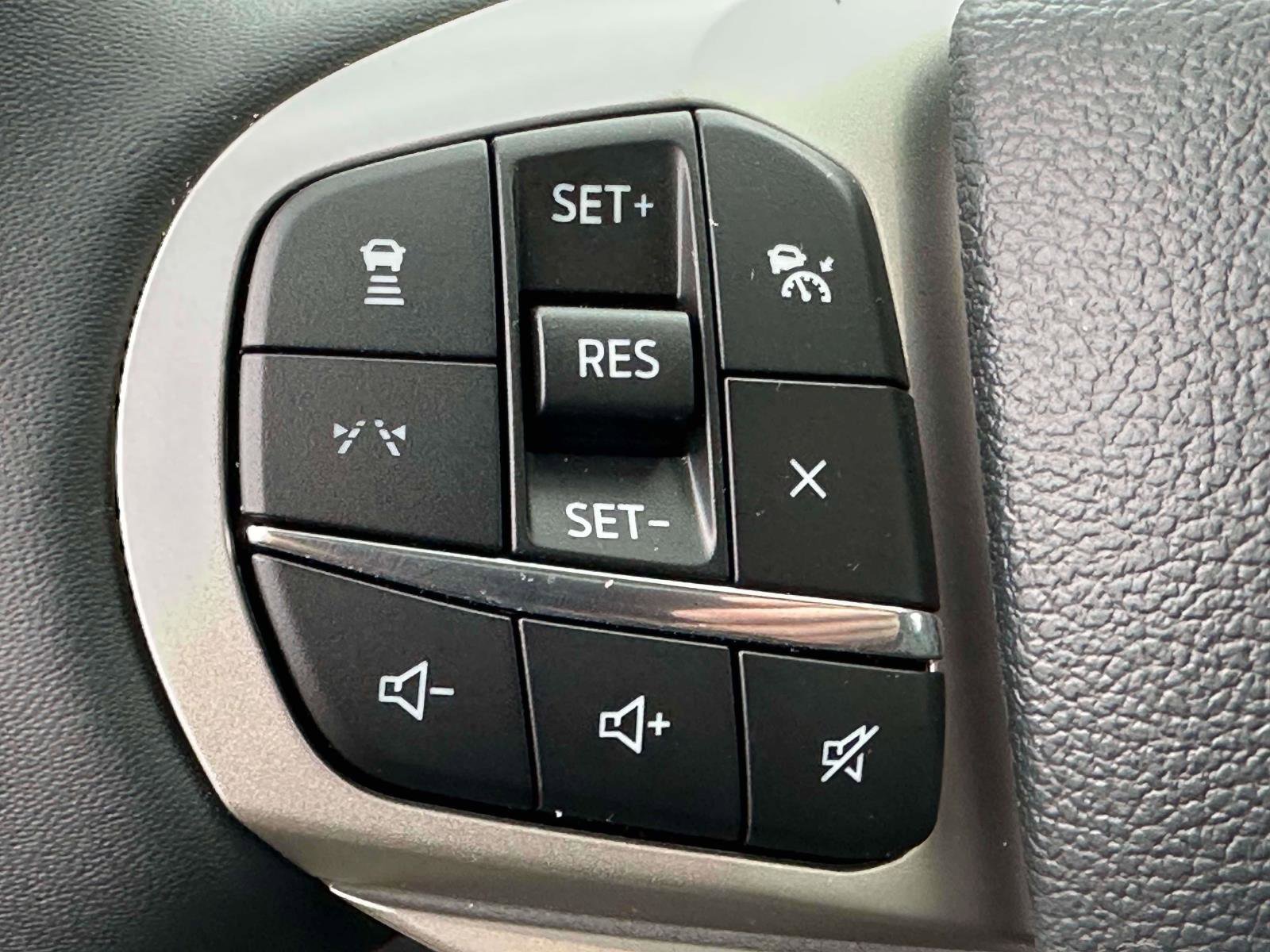 Certified 2025 Ford Explorer Active image 21