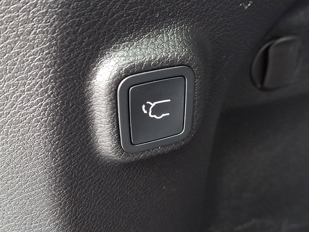 Used 2019 Jeep Cherokee Limited AWD/4WD image 32