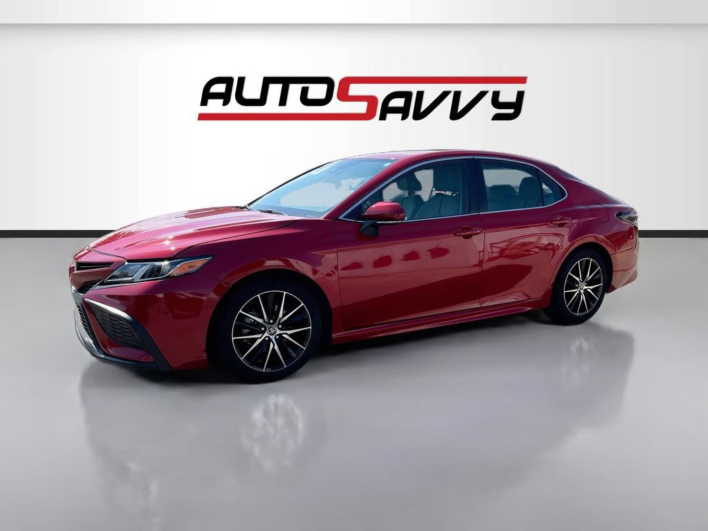 Used 2022 Toyota Camry SE FWD image 3
