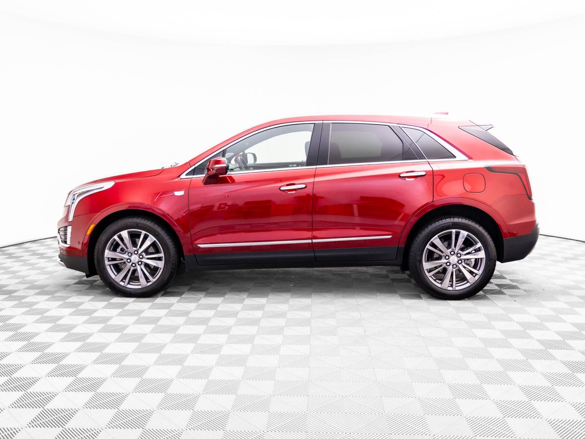 Certified 2025 Cadillac XT5 Premium Luxury w/ Technology Package AWD/4WD image 2