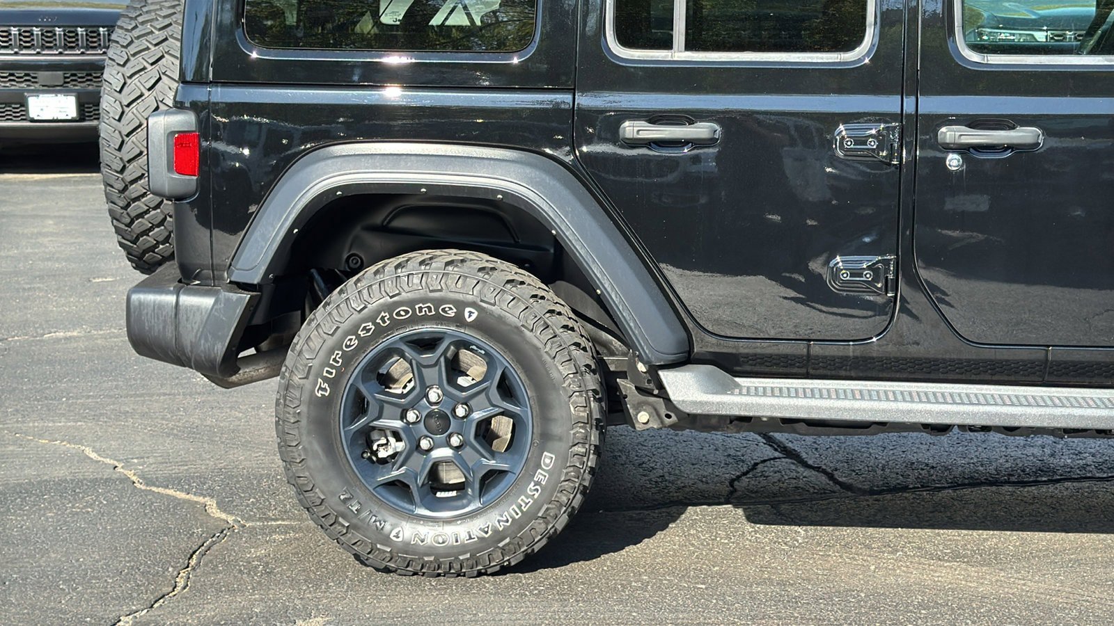 Certified 2023 Jeep Wrangler Unlimited w/ Sun & Screen Package AWD/4WD image 10