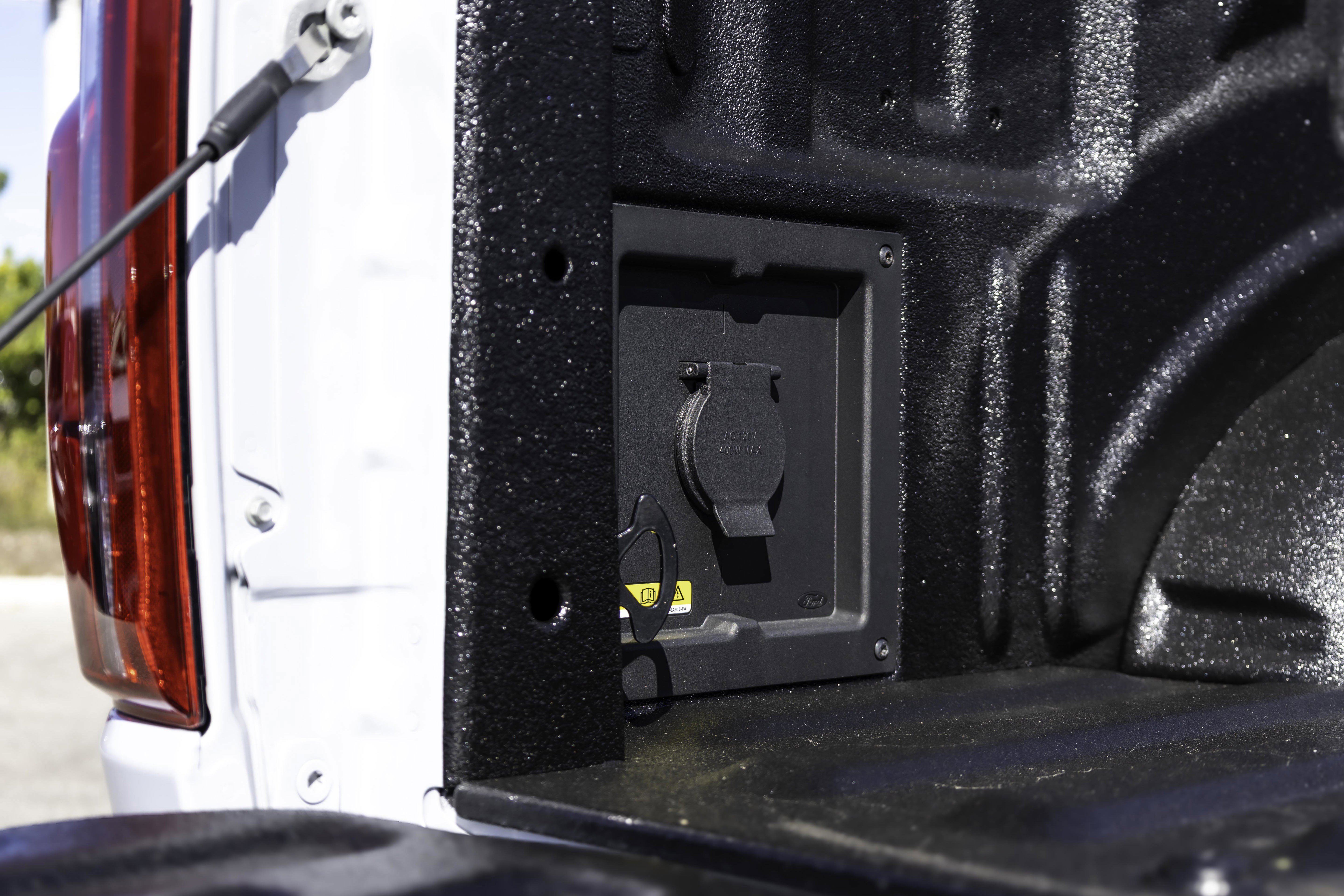 New 2025 Ford F150 Lariat w/ Equipment Group 502A High image 33