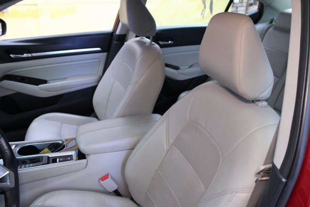 Used 2020 Nissan Altima 2.5 Platinum image 17