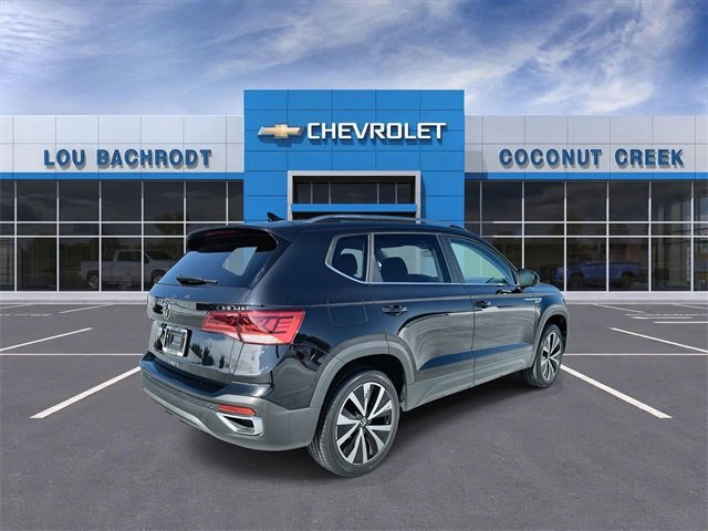 Used 2024 Volkswagen Taos SE image 8