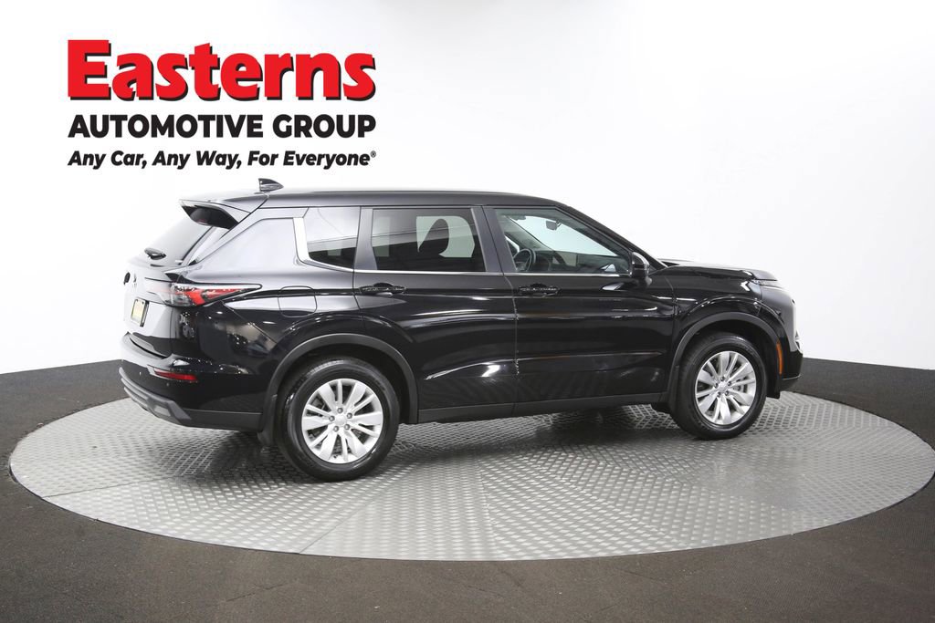 Used 2025 Mitsubishi Outlander ES image 43