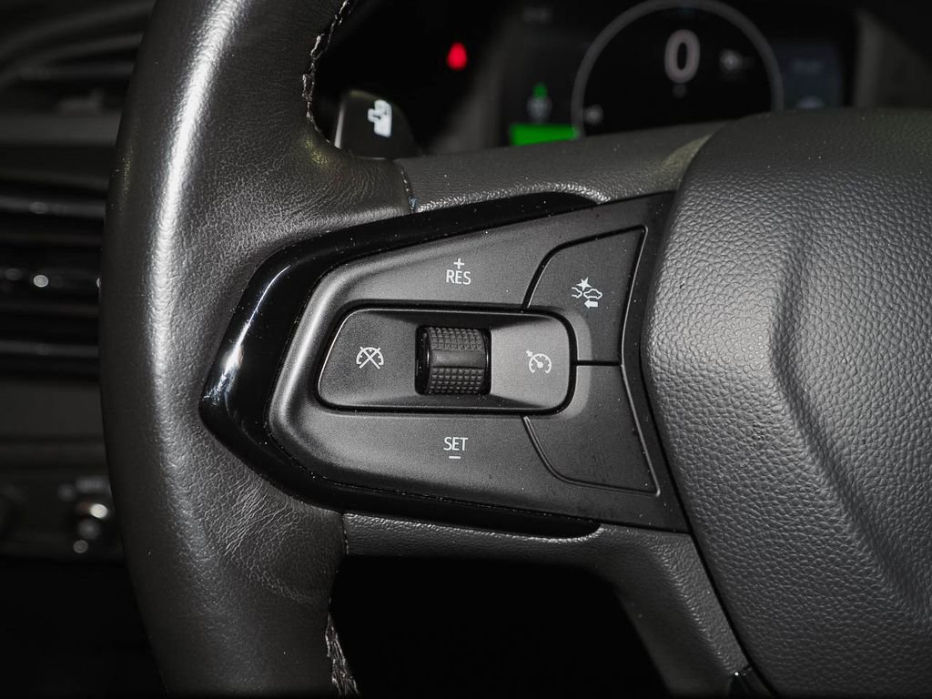 Used 2023 Chevrolet Bolt EUV LT w/ Convenience Package image 27