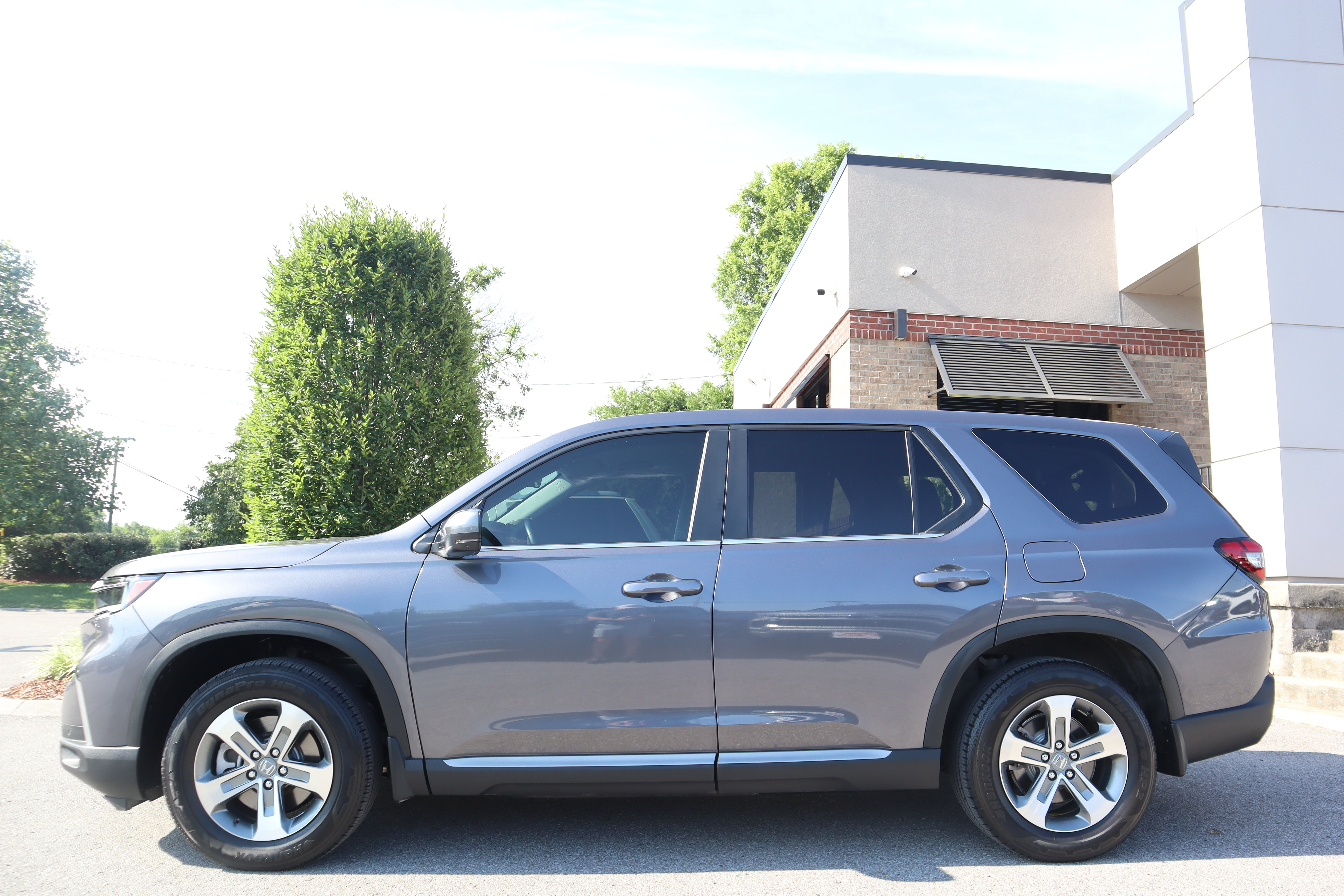 Used 2025 Honda Pilot EX-L image 10