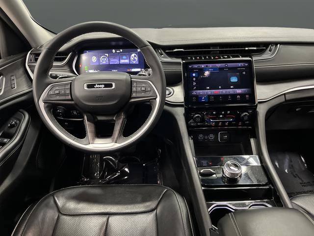 Used 2023 Jeep Grand Cherokee Limited w/ Luxury Tech Group II image 5