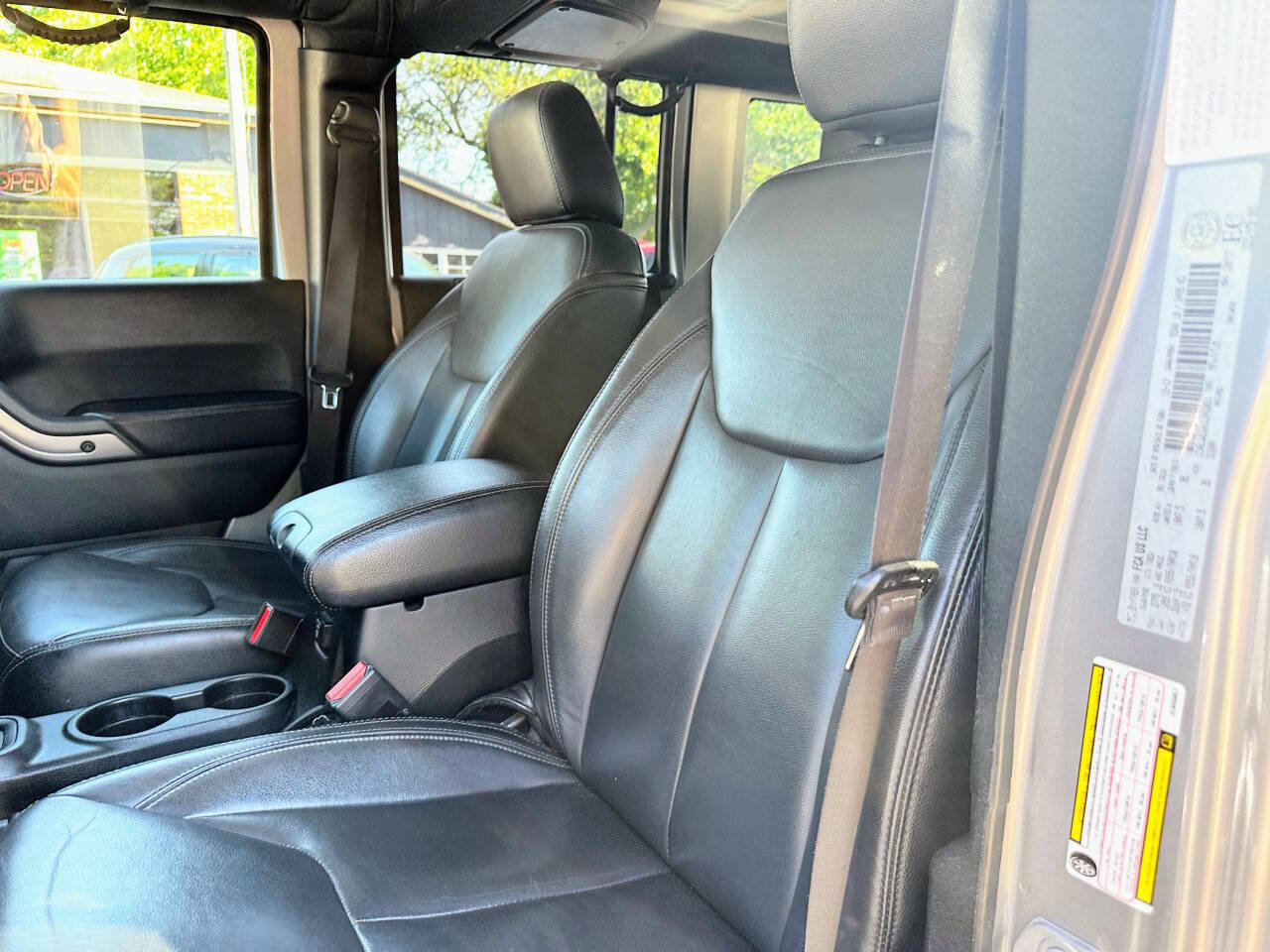 Used 2018 Jeep Wrangler Unlimited Sahara image 19