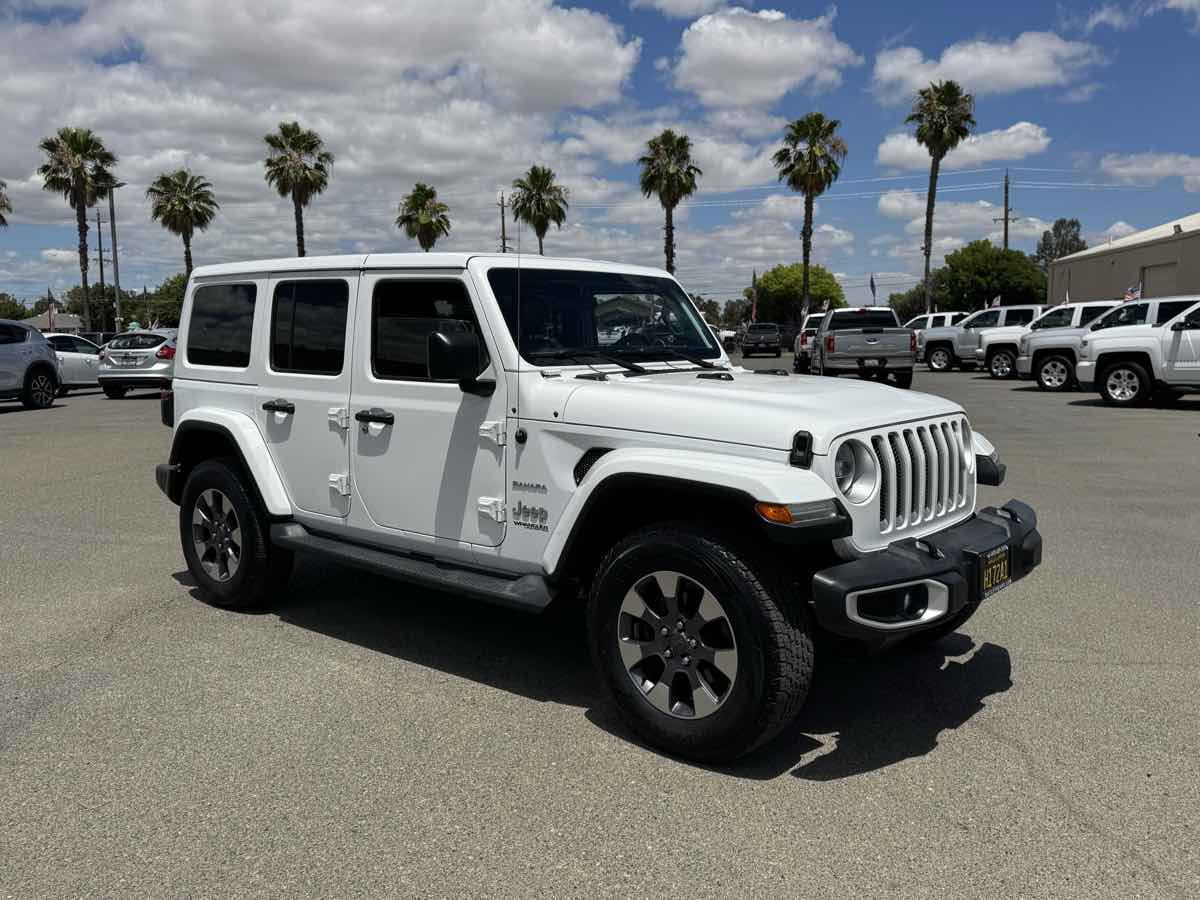 Used 2018 Jeep Wrangler Unlimited Sahara w/ LED Lighting Group AWD/4WD image 11