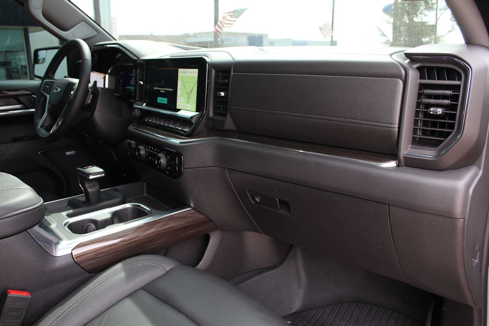 Used 2024 Chevrolet Silverado 1500 LT Trail Boss w/ Convenience Package II AWD/4WD image 21