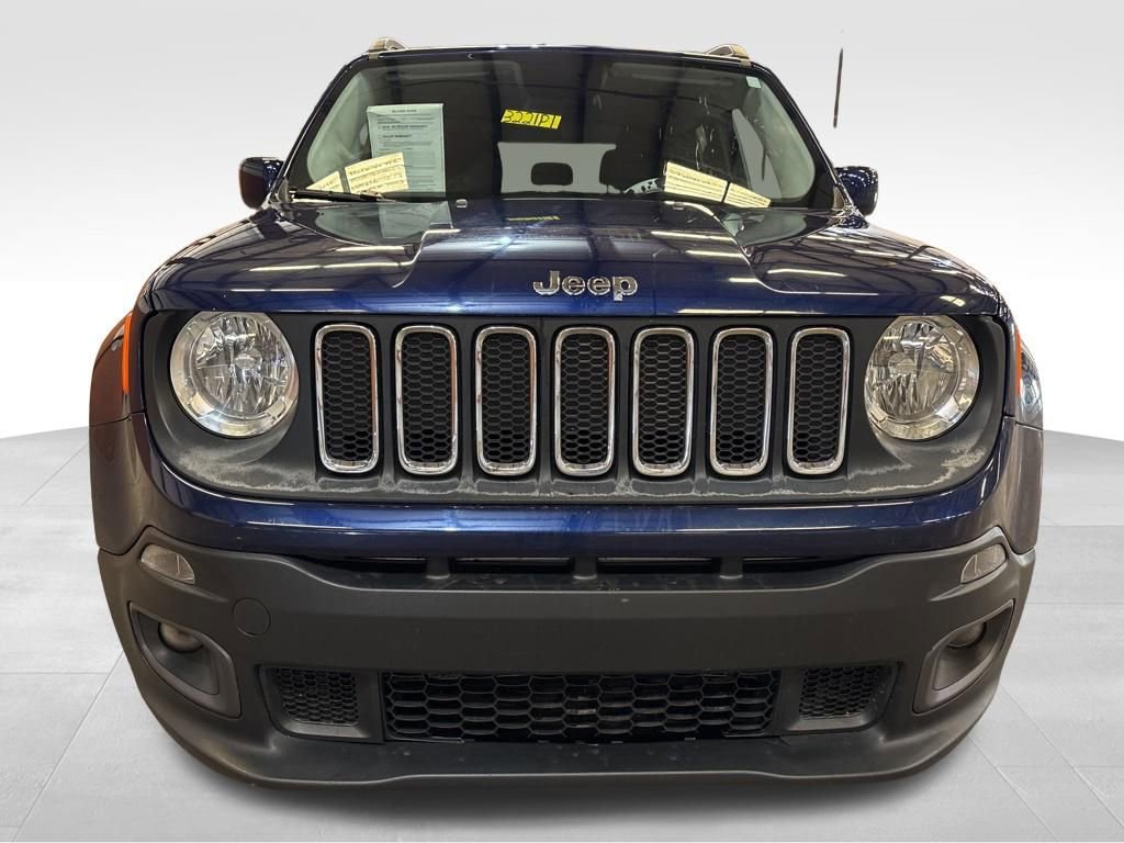 Used 2017 Jeep Renegade Latitude w/ Cold Weather Group image 8