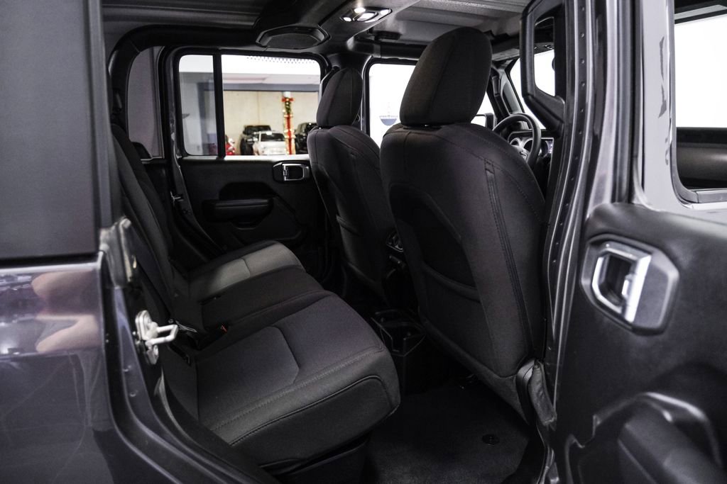Used 2023 Jeep Gladiator Willys image 39