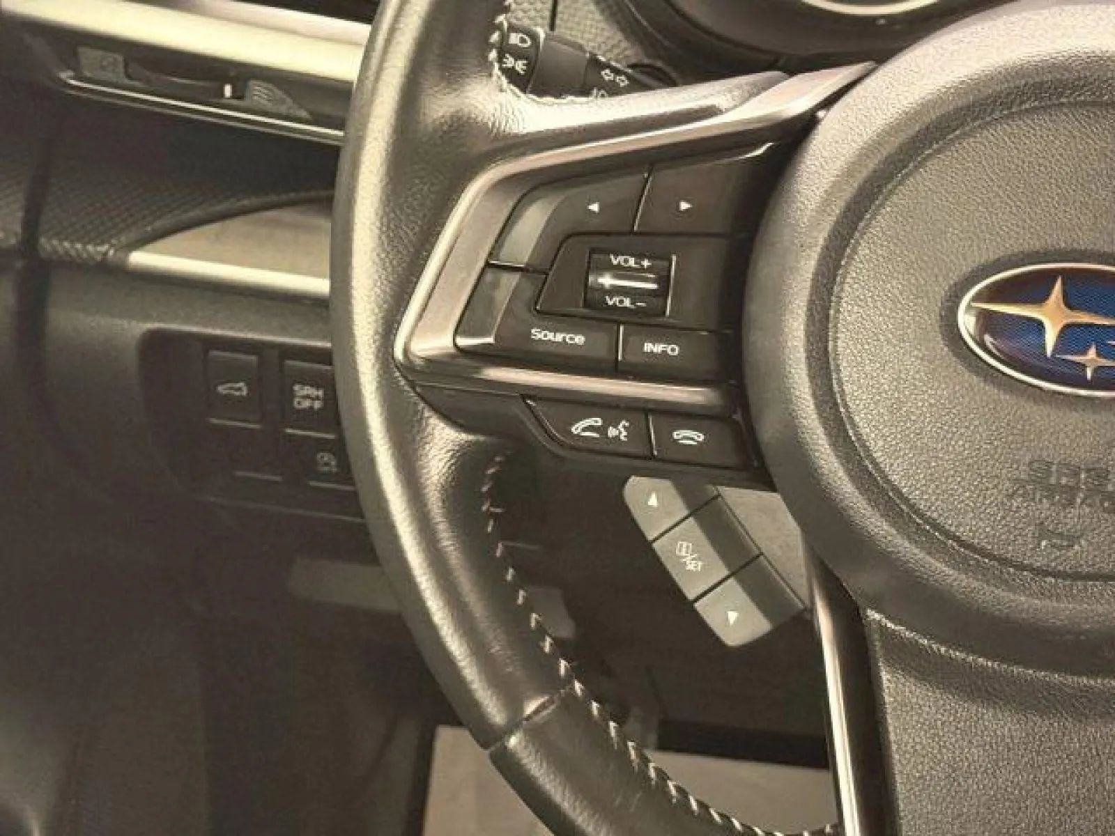 Used 2022 Subaru Forester Premium AWD/4WD image 30