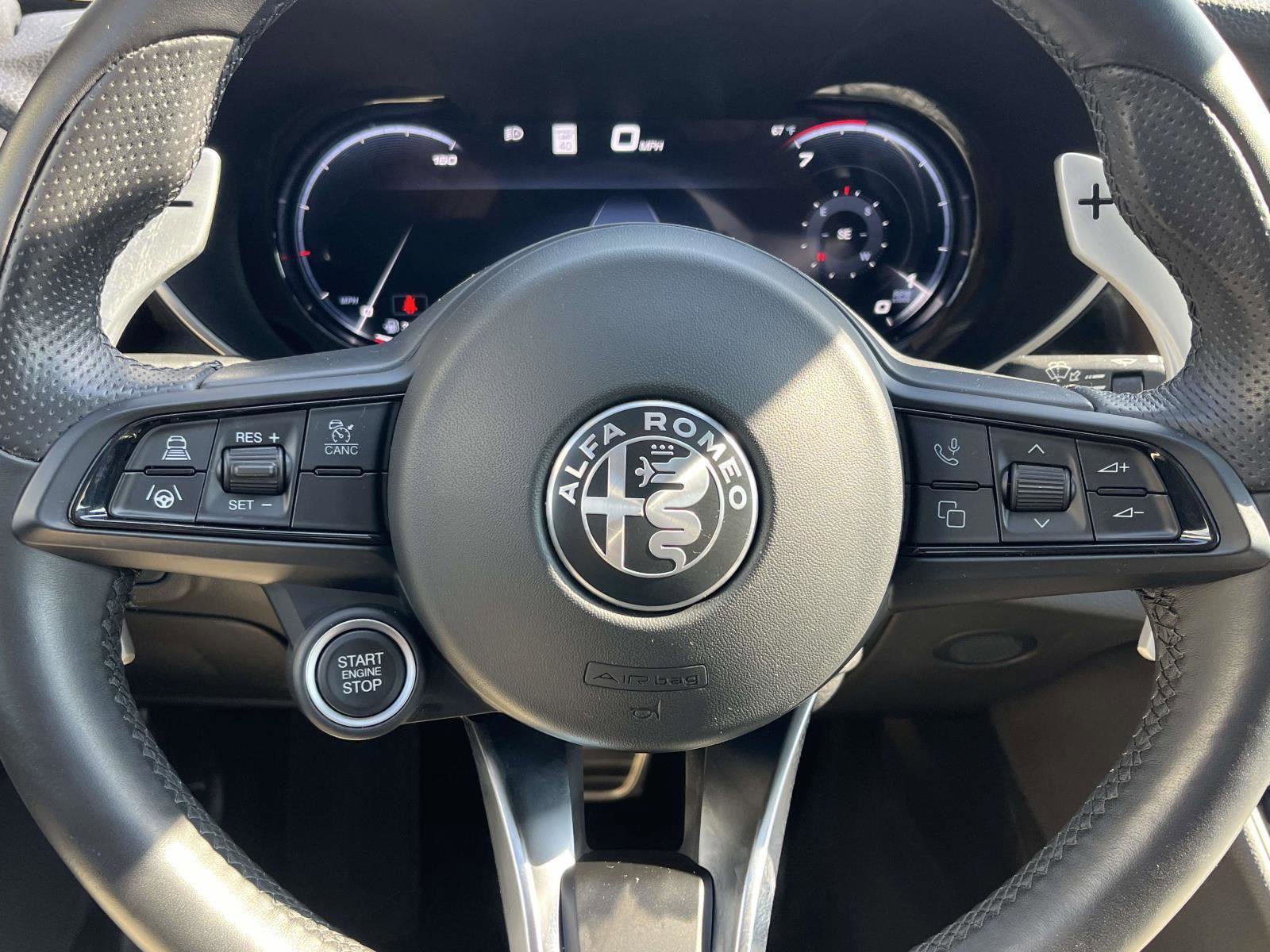 Used 2024 Alfa Romeo Giulia Veloce image 22