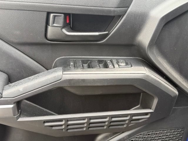 Used 2025 Toyota Tacoma SR5 AWD/4WD image 26