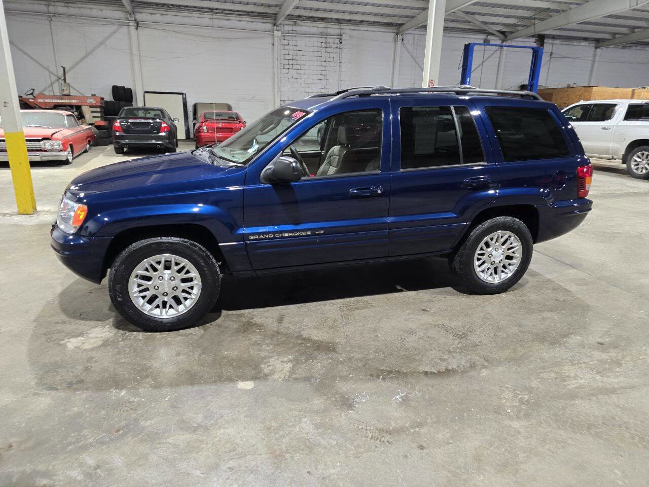 Used 2002 Jeep Grand Cherokee Limited image 3