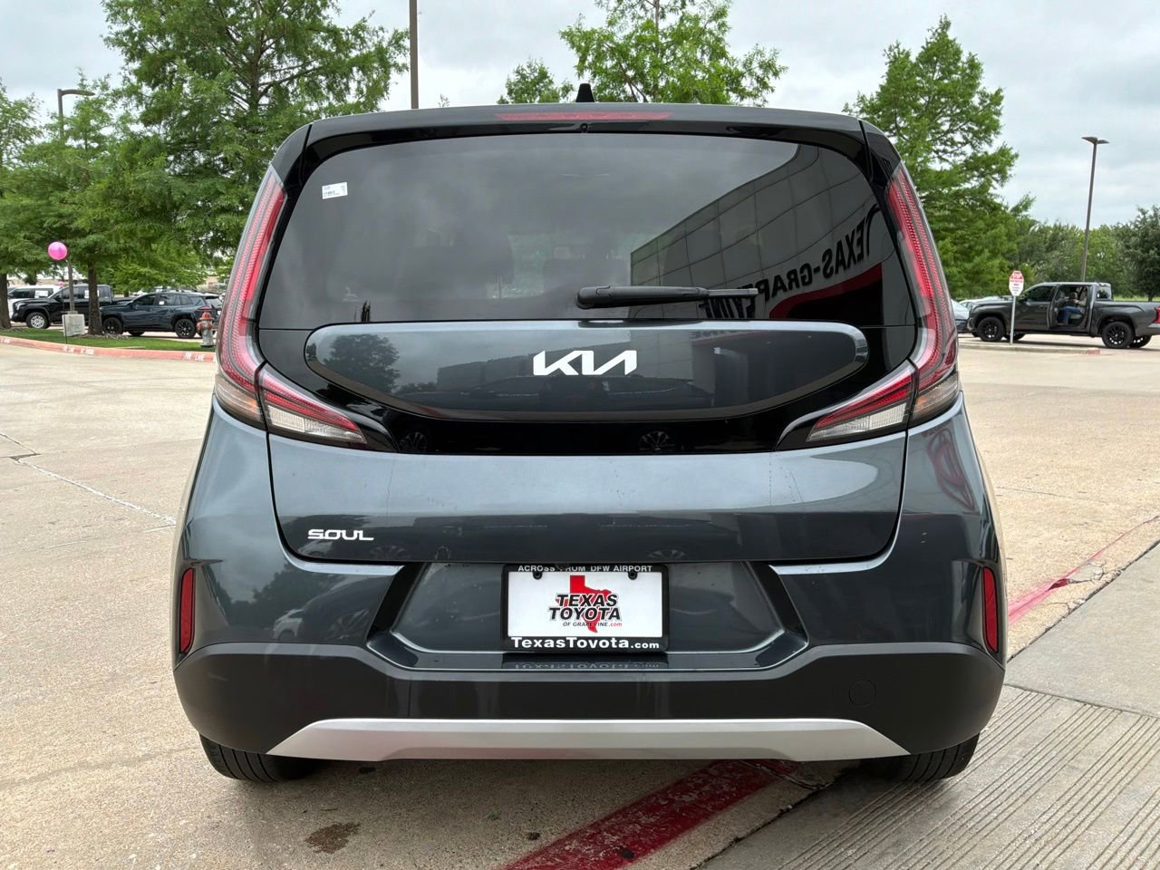 Used 2025 Kia Soul LX w/ LX Technology Package FWD image 7