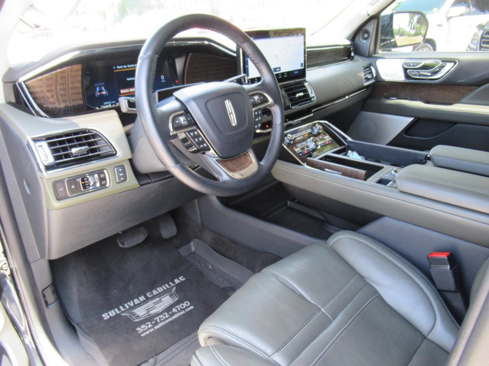 Used 2023 Lincoln Navigator L Black Label AWD/4WD image 16