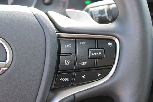 Certified 2025 Lexus ES 300h w/ Premium Package FWD image 17