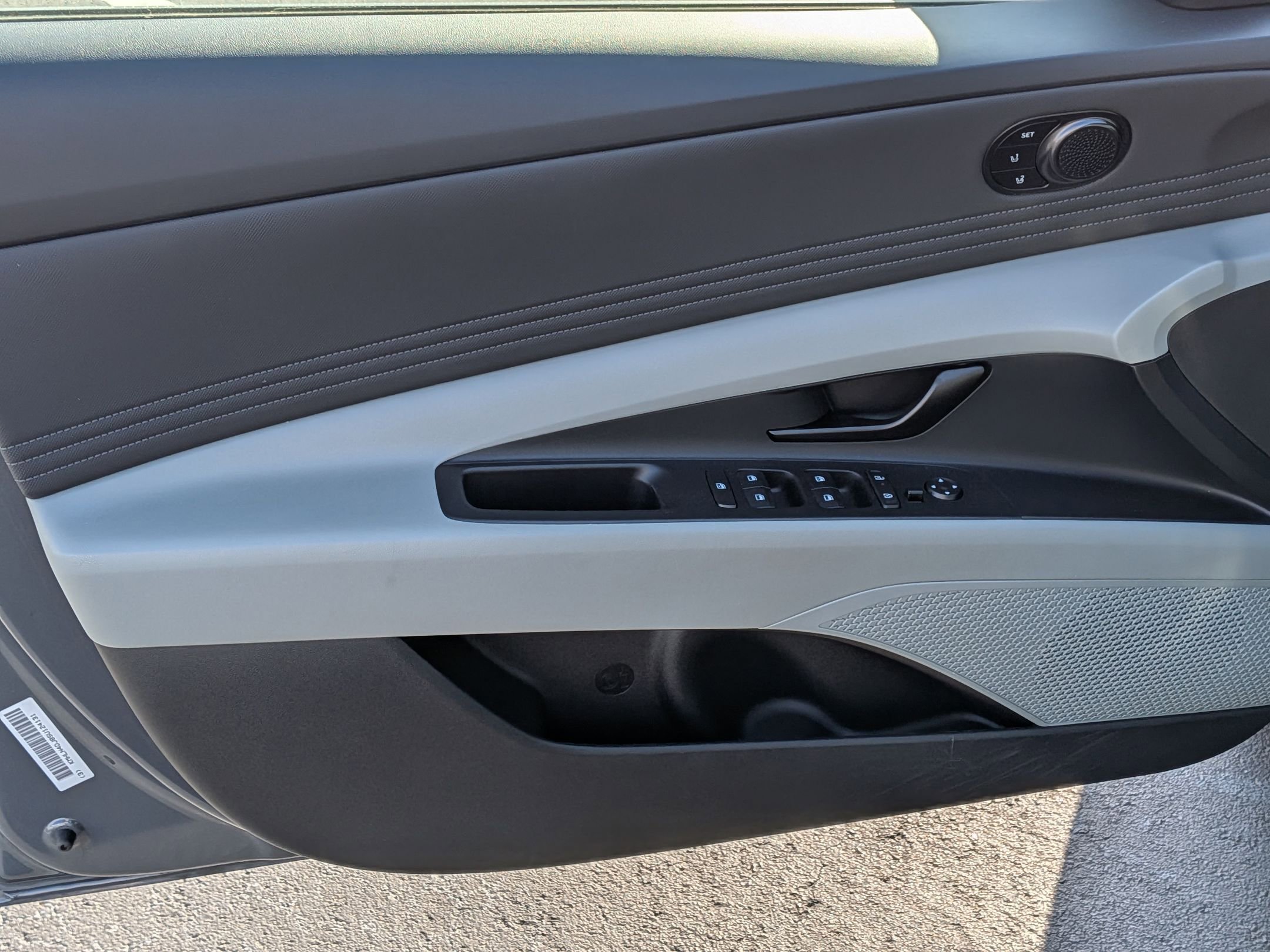 Used 2025 Hyundai Elantra Limited image 11