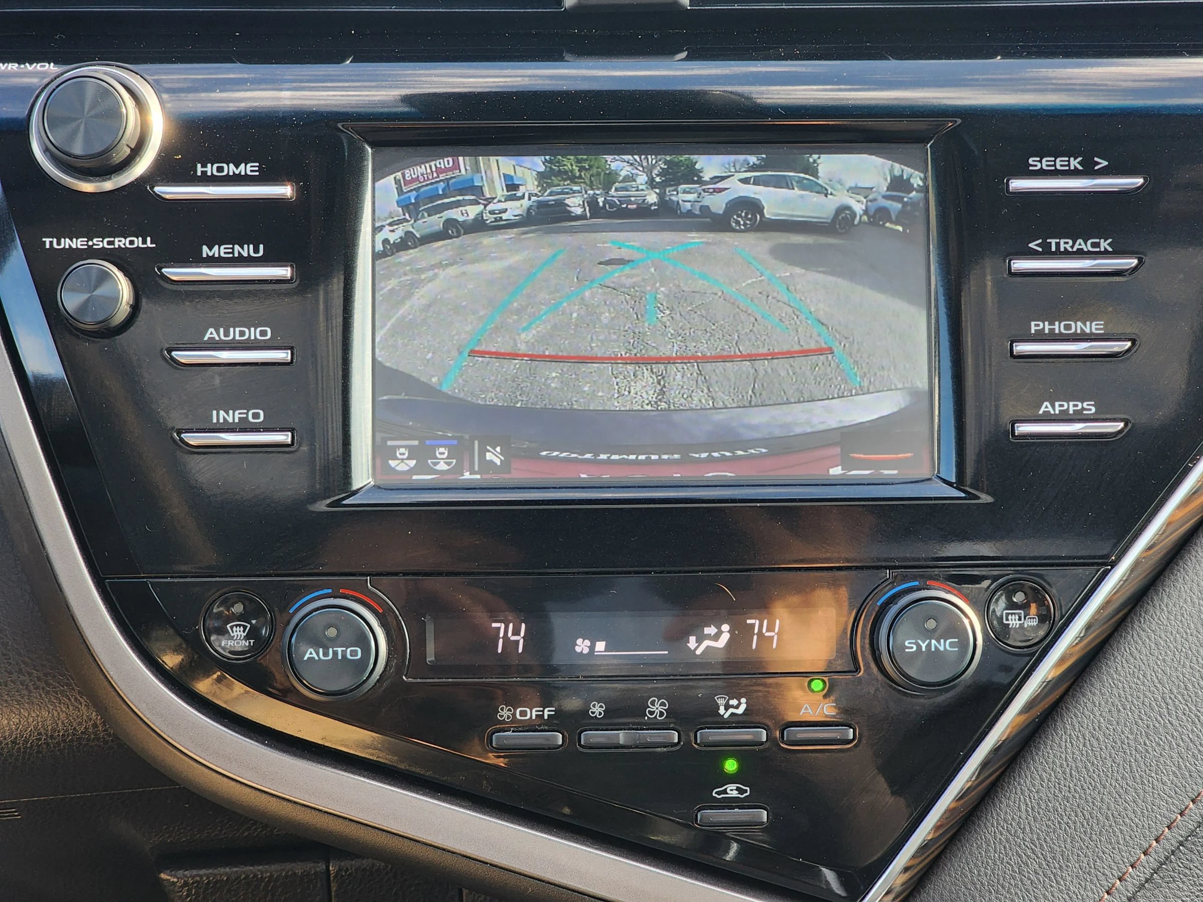 Used 2018 Toyota Camry XLE FWD image 15