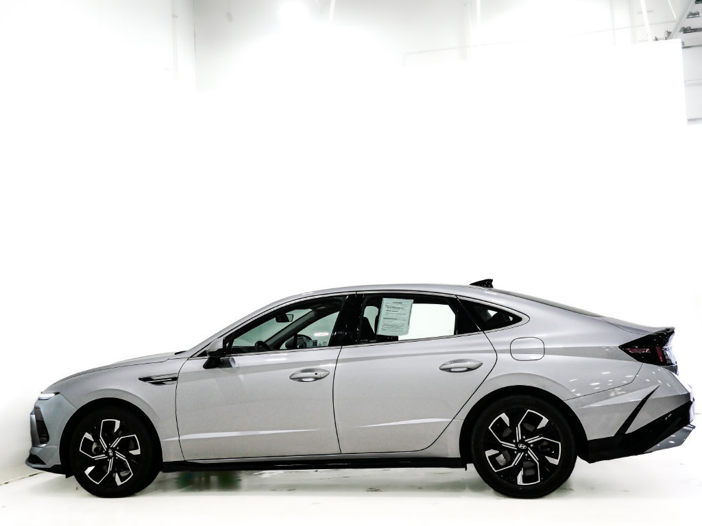 Used 2025 Hyundai Sonata SEL FWD image 5