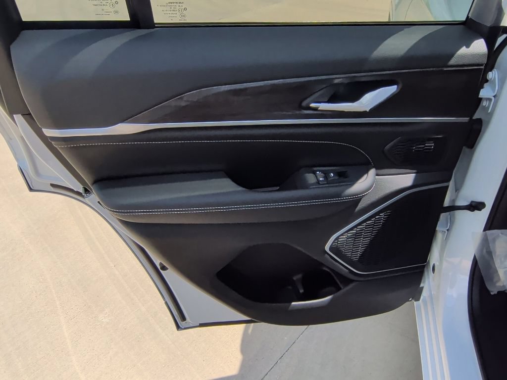 New 2026 Jeep Grand Cherokee Limited AWD/4WD image 42