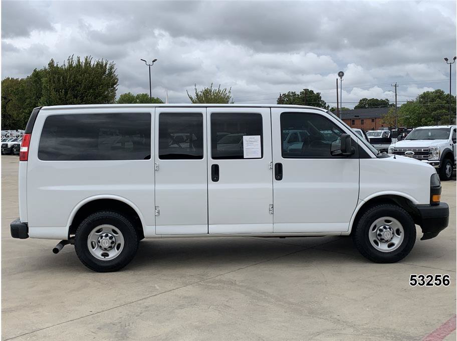 Used 2018 Chevrolet Express 2500 LS w/ Driver Convenience Package RWD image 5
