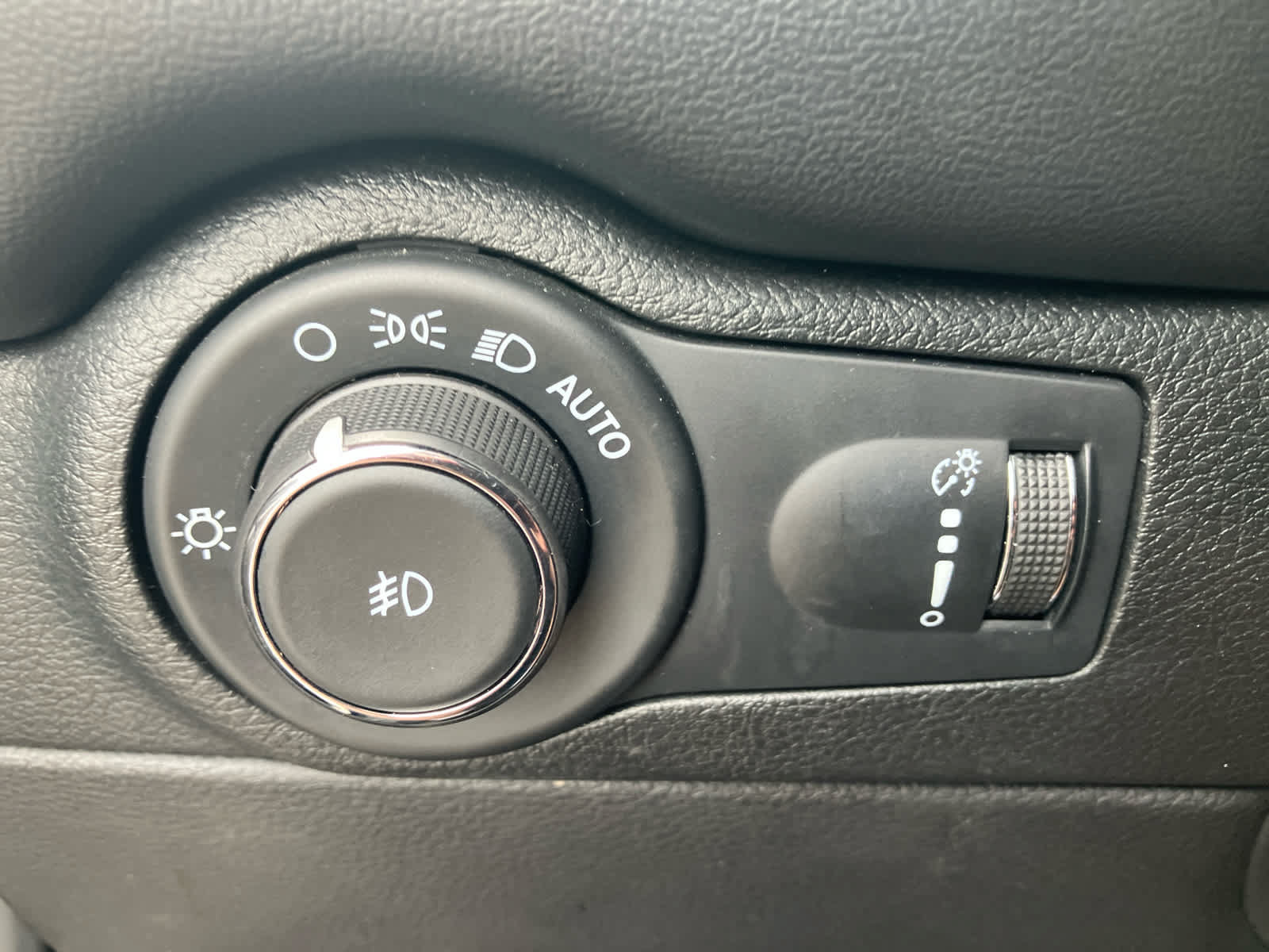 Used 2023 Dodge Durango GT AWD/4WD image 14