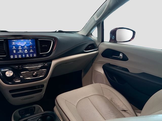 Used 2019 Chrysler Pacifica Limited image 22