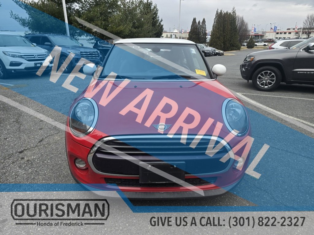 Used 2019 MINI Cooper 2-Door Hardtop image 3