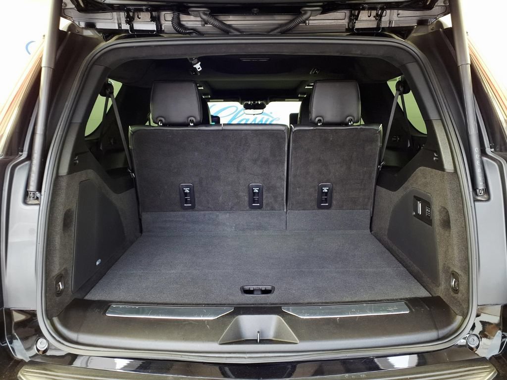 Used 2025 Cadillac Escalade ESV V AWD/4WD image 8