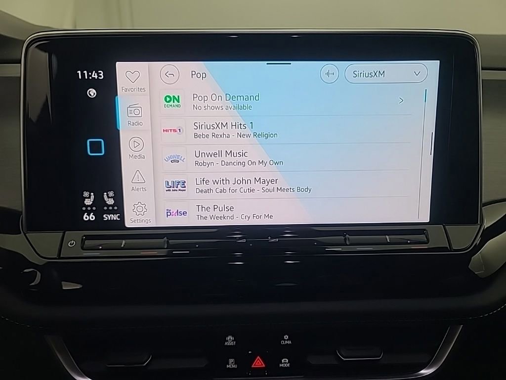 Used 2025 Volkswagen Atlas Cross Sport SE image 34