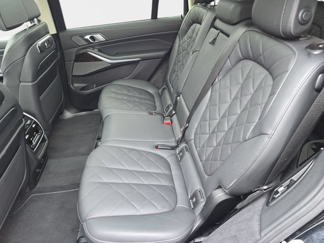 Used 2024 BMW X7 xDrive40i AWD/4WD image 18