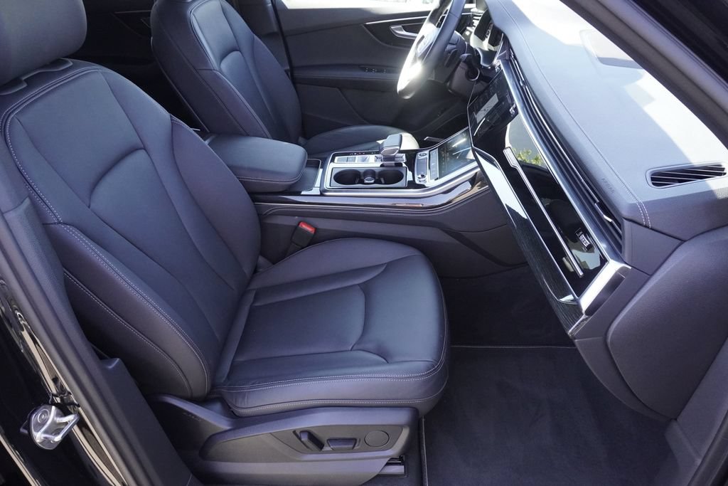 Used 2025 Audi Q7 3.0T Premium Plus AWD/4WD image 23
