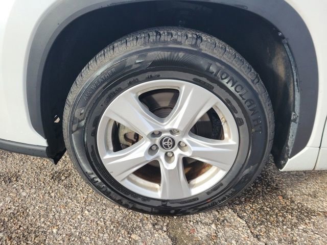 Used 2023 Toyota Highlander L image 26