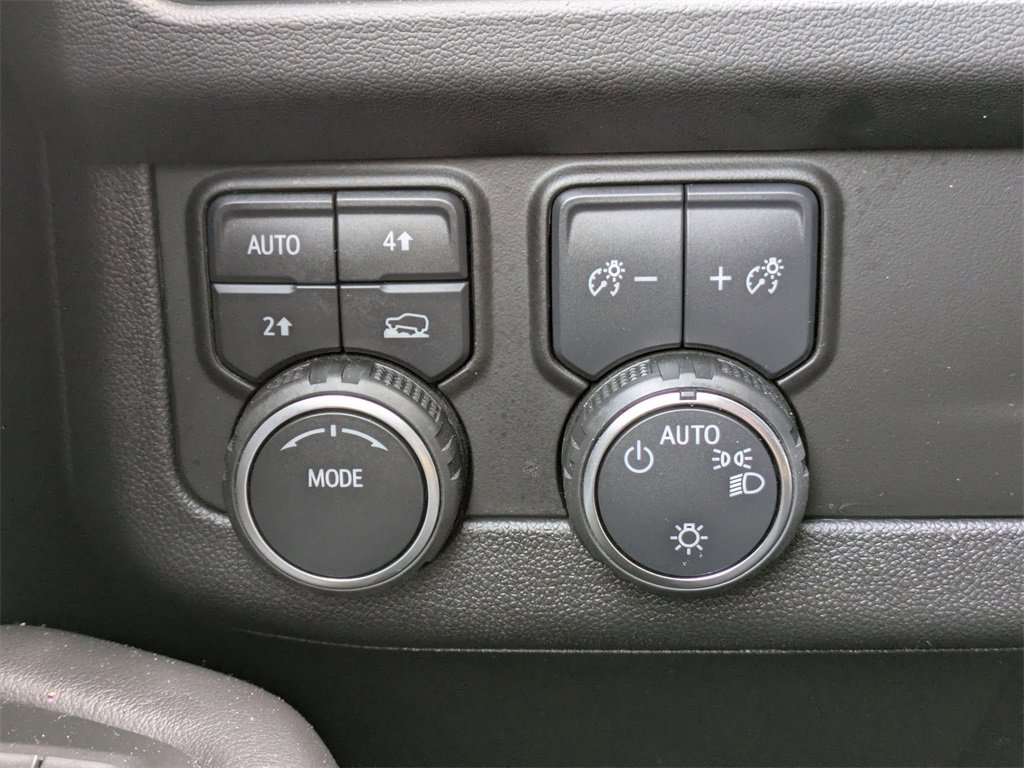 Used 2023 Chevrolet Tahoe LT image 33