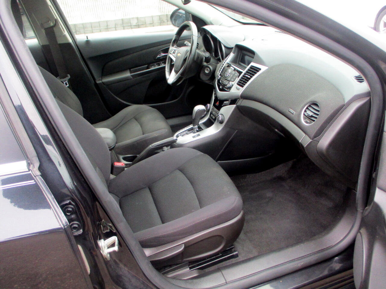 Used 2014 Chevrolet Cruze LT image 7