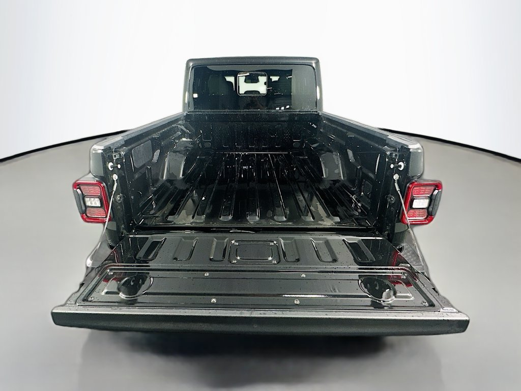 New 2026 Jeep Gladiator Mojave w/ Technology Group AWD/4WD image 15