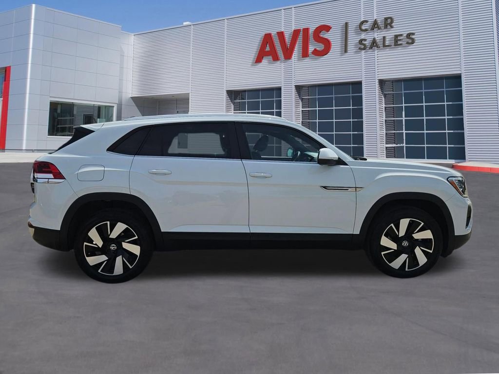 Used 2025 Volkswagen Atlas Cross Sport SE image 7
