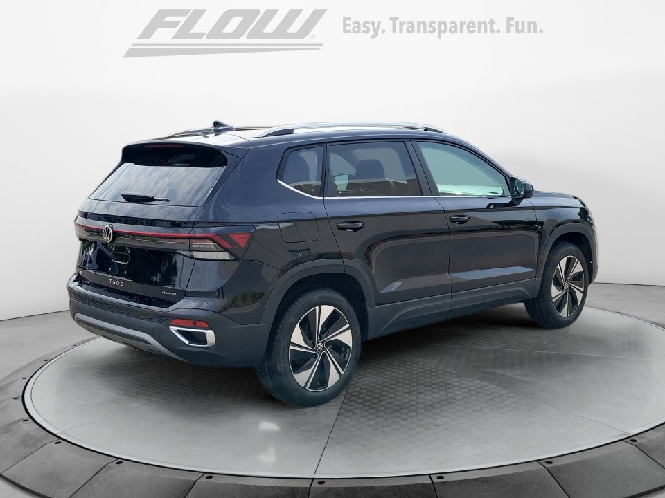 New 2026 Volkswagen Taos SE AWD/4WD image 7