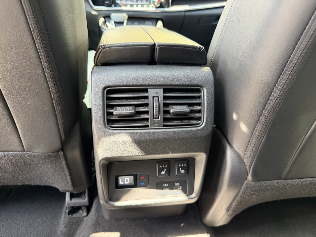 Used 2022 Nissan Rogue Platinum w/ Head-Up Display Package FWD image 37