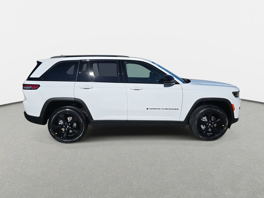 New 2025 Jeep Grand Cherokee Altitude image 4