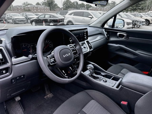Certified 2023 Kia Sorento LX AWD/4WD image 9